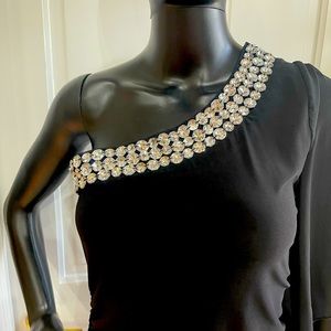 one shoulder black dress